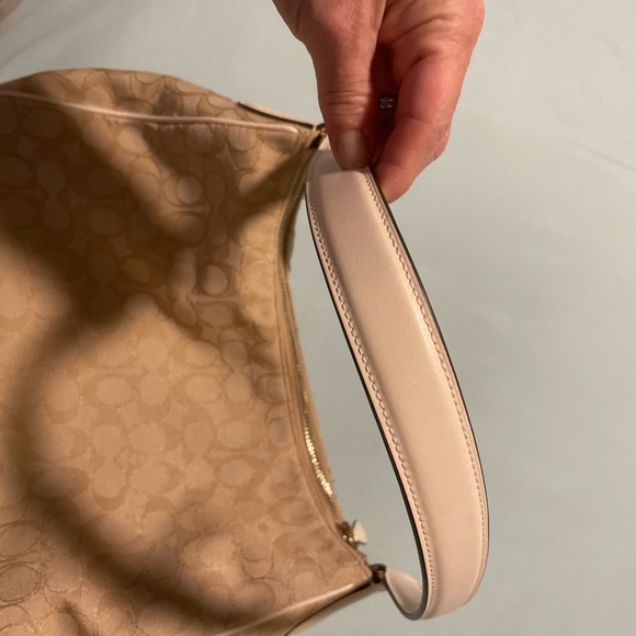 Coach khaki/tan & chalk leather shoulder bag - Picture 4 of 10